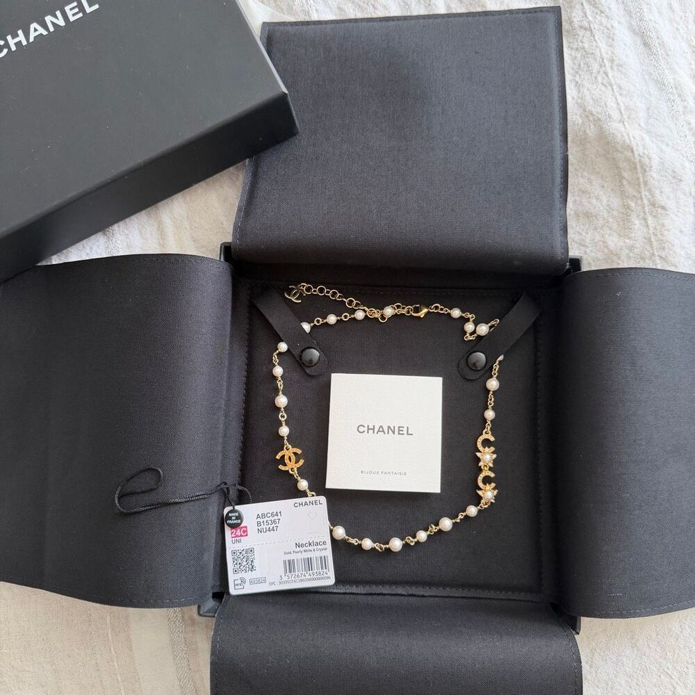Chanel 24C Faux Pearl & Strass Station Chain Necklace - Picture 6 of 10